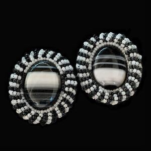 Vtg hand beaded black white banded agate earrings with glass bead border pierced
